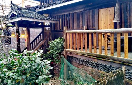 Sanjiang Dong Autonomous County House | Lost World Sanjiang Guest house