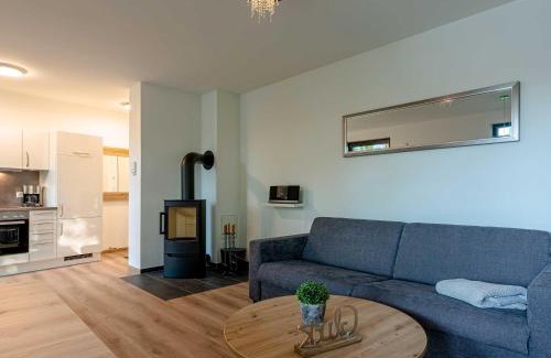 Krakow am See Apartment | Lotusblume - 5 Sterne Ferienunterkunft mit möblierter Terrasse am Krakower See