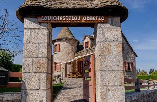 Aumont-Aubrac House | Lou chastelou odheteo a aumont aubrac