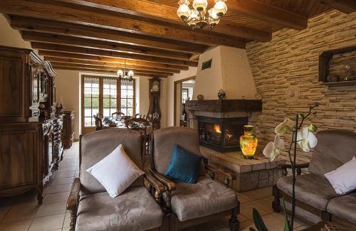 Aumont-Aubrac House | Lou chastelou odheteo a aumont aubrac