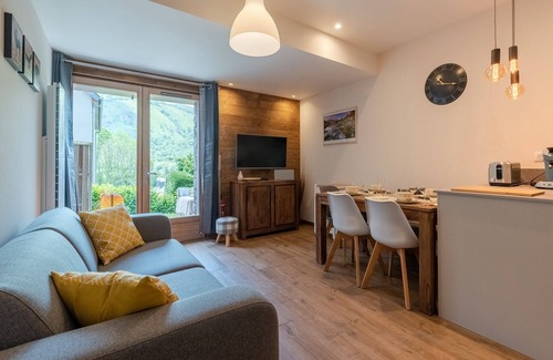 Peyragudes Apartment | Loudenvielle Centre, Rated 3 stars with terrace, 4/6 pers FIBRE WIFI NETFLIX