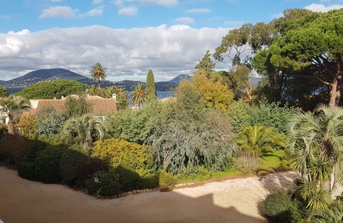 Saint-Tropez Apartment | Loue T3 58m2 Refait à Neuf à 200m de la Plage et 800 du Centre de St Tropez