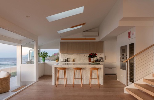 Forresters Beach House | Loulou Beach House – 5 BR incl. Studio