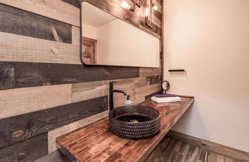 Prescott Apartment | Lounge & Cozy Living | Free Parking