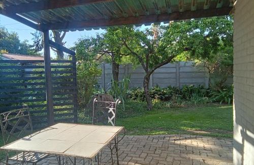 Tswaing House | Lourette se Plek