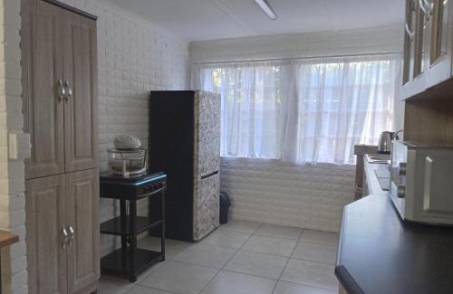 Tswaing House | Lourette se Plek