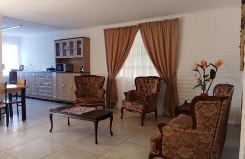 Tswaing House | Lourette se Plek