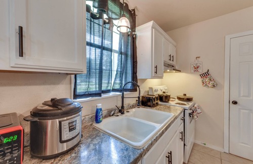 Lacassine House | Lousiana Escape Near Hunting: Pets Welcome!