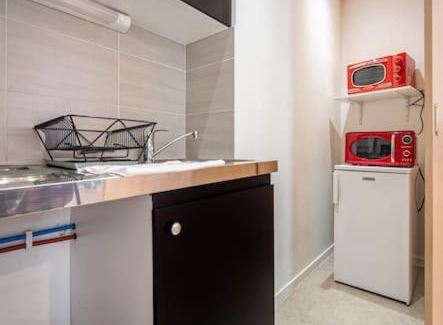 Faubourg Sud Apartment | LOVE BALLON Élégant Cabinet d'architecte reconfiguré tout en douceur climatisé avec terrasse proche Centre Ville Gare Cité Gastronomique