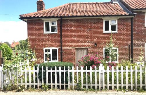 Wickham Market House | Love Heart Cottage