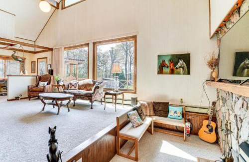 New Richmond House | Love Lake Retreat with Hot Tub in New Richmond!