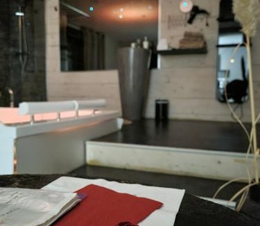 Victor Hugo - Saint-Augustin Apartment | Love Loft