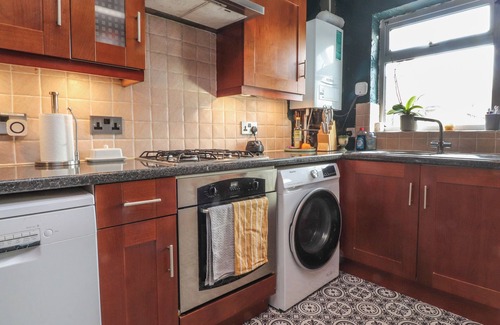 Morecambe Cottage | LOVE NEST, pet friendly, country holiday cottage in Heysham