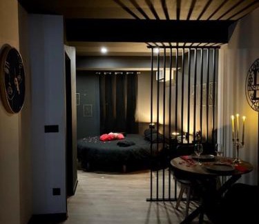 Limoux Apartment | Love Room L'instanté - "Suite L'intense"