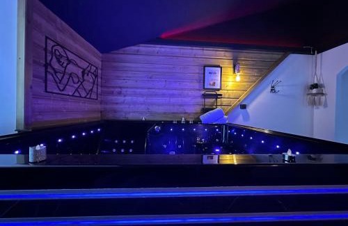 Bogny-sur-Meuse Apartment | Love Room La Crèche Romantique