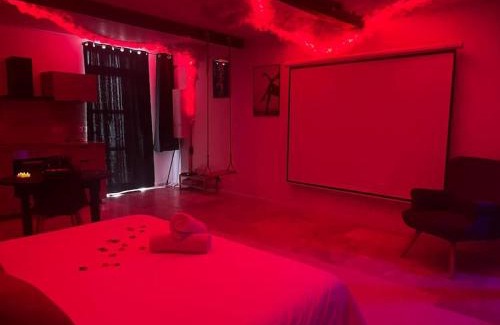 Villemur-sur-Tarn Villa | Love Room romantique - Jacuzzi et Sauna intimes