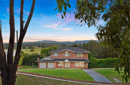 Lovedale House | Lovedale Escape n5 Bed, K bed, Firepit, pet friendly, playground, mini fb field