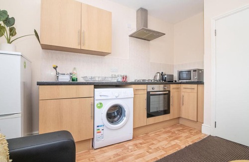 Brierley Hill Apartment | Lovely 1 bed apart.Contractors.NearRussellHillHosp