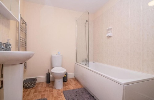 Brierley Hill Apartment | Lovely 1 bed apart.Contractors.NearRussellHillHosp