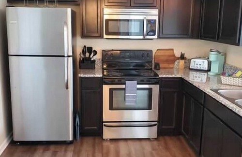 Fall Creek Place Apartment | Lovely 1-Bedroom apartment w/ free parking garage