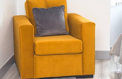 Marston Green Apartment | Lovely 1 Bedroom Apt in Marston with Free Parking