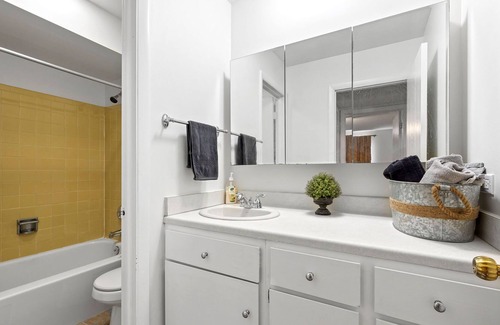 O'Hare Apartment | Lovely 1 bedroom near O'Hare and Rosemont