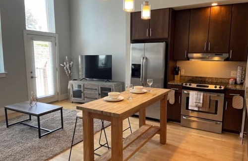 City Center Apartment | Lovely 1Bed Near VA Capitol and VCU Medical Center