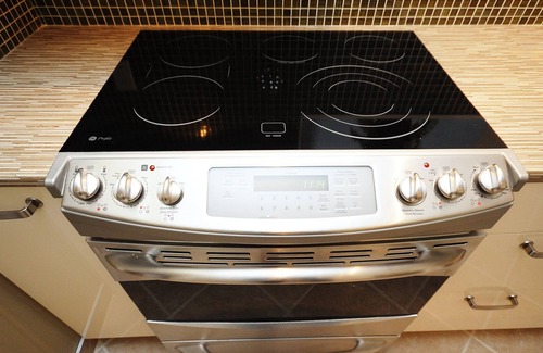Jasper Place Condo | Lovely 2-Bdr Condo In-suite laundry free parking