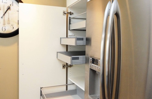 Jasper Place Condo | Lovely 2-Bdr Condo In-suite laundry free parking