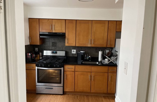 Canarsie House | Lovely 2 bed/bathroom apartment with open parking