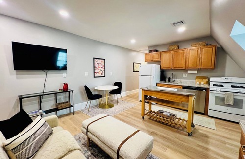 Mid-Cambridge Apartment | Lovely 2-bedroom apartment in Cambridge near Harvard and MIT