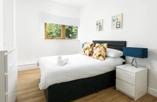 Bristol Floating Harbour Apartment | Lovely 2 bedroom apartment in Central Bristol