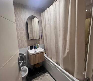 Addison Apartment | Lovely 2 bedroom Garden Flat apartment in West Kensington