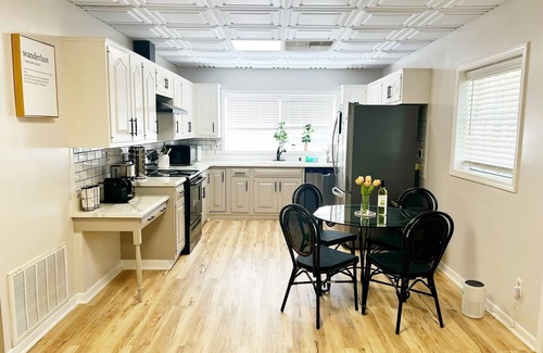 Greenville - Spartanburg Cottage | Lovely 2BR Guesthouse in Greenville Near Furman w/Pond Views & Fire Pit