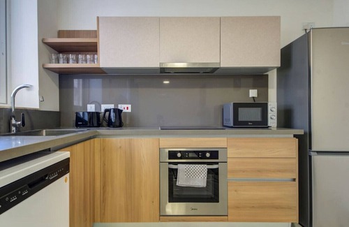 Bugibba Apartment | Lovely 2BR home with WIFI & AC in St Pauls Bay