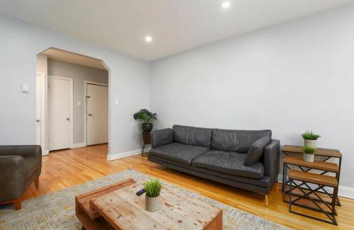 Cote-Des-Neiges—Notre-Dame-De-Grace Apartment | Lovely 2BR on Walkley