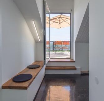 Velika Gorica Apartment | Lovely 3-bedroom Skyline Apartment