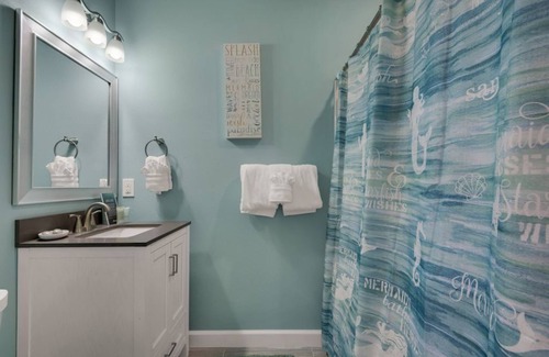 Clipper Cove House | Lovely 4 bed/3 bath. Ideal Location- Walk to Beach, Shopping, Entertainment