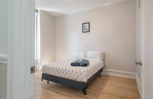 Mile End Apartment | Lovely 4BedR in the heart of Mile-End ~ FREE Parking