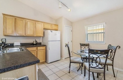 Greater Groves House | Lovely 5 Bedroom Pool Home with Conservation View In Clermont