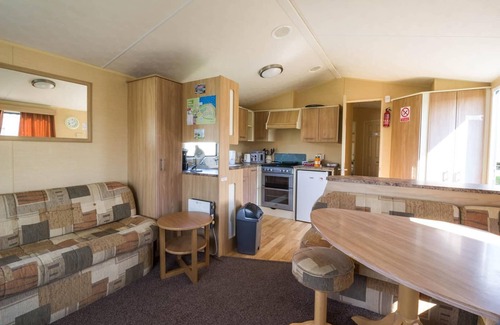 Walton on the Naze House | Lovely 6 berth caravan at Naze Marine Holiday Park in Essex ref 17275C