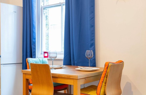 Soho Apartment | > Lovely AirConditioned One Bed in the Heart of Covent Garden <