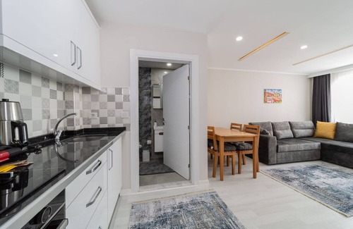 Antalya City Centre Apartment | Lovely and Central Flat near Beach in Antalya