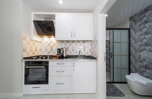 Antalya City Centre Apartment | Lovely and Central Flat near Beach in Antalya