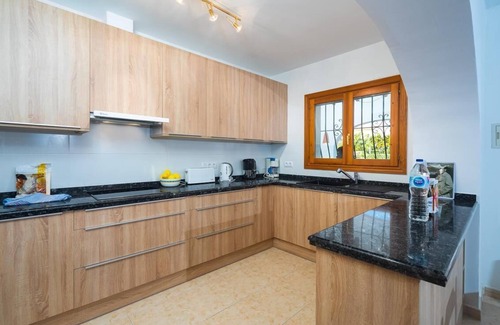 Media Luna Villa | Lovely and comfortable luxury villa with private pool in Javea, on the Costa Blanca, Spain for 8 persons