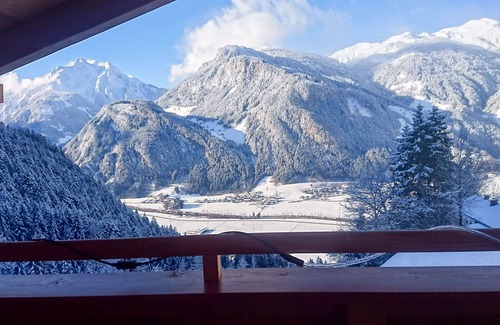 Ramsau im Zillertal Apartment | Lovely apartment for 8 people with WIFI, TV, patio and panoramic view