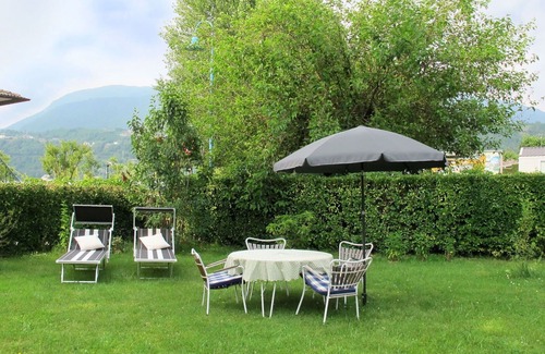 Caldonazzo House | Lovely apartment in villa for 4 people with TV, patio and parking