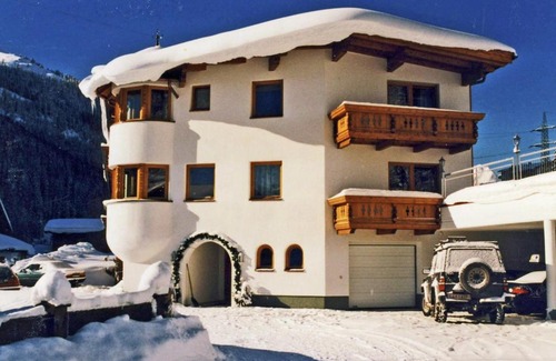 Sankt Anton am Arlberg Apartment | Lovely Apartment in Sankt Anton am Arlberg near Ski Area