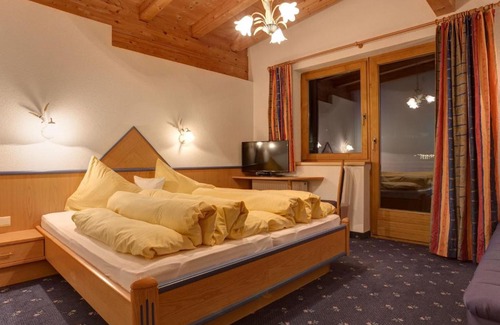 Sankt Anton am Arlberg Apartment | Lovely Apartment in Sankt Anton am Arlberg near Ski Area