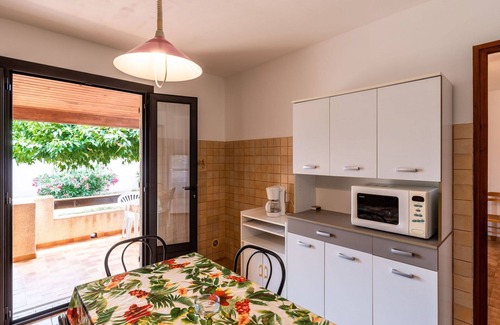 Santa-Maria-Poggio Apartment | Lovely apartment for 4 people with WIFI, TV, terrace and pets allowed